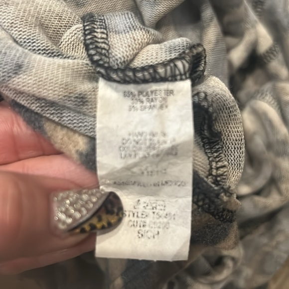 Leopard sweatshirt with twist front - Picture 6 of 6